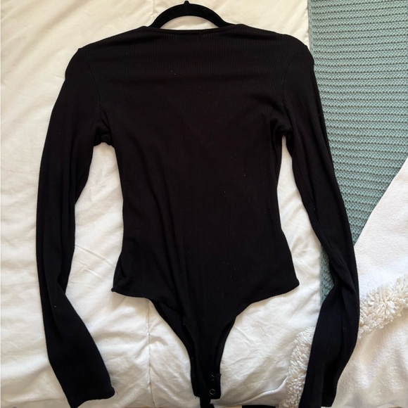 Vneck Longsleeve Bodysuit - Picture 3 of 3